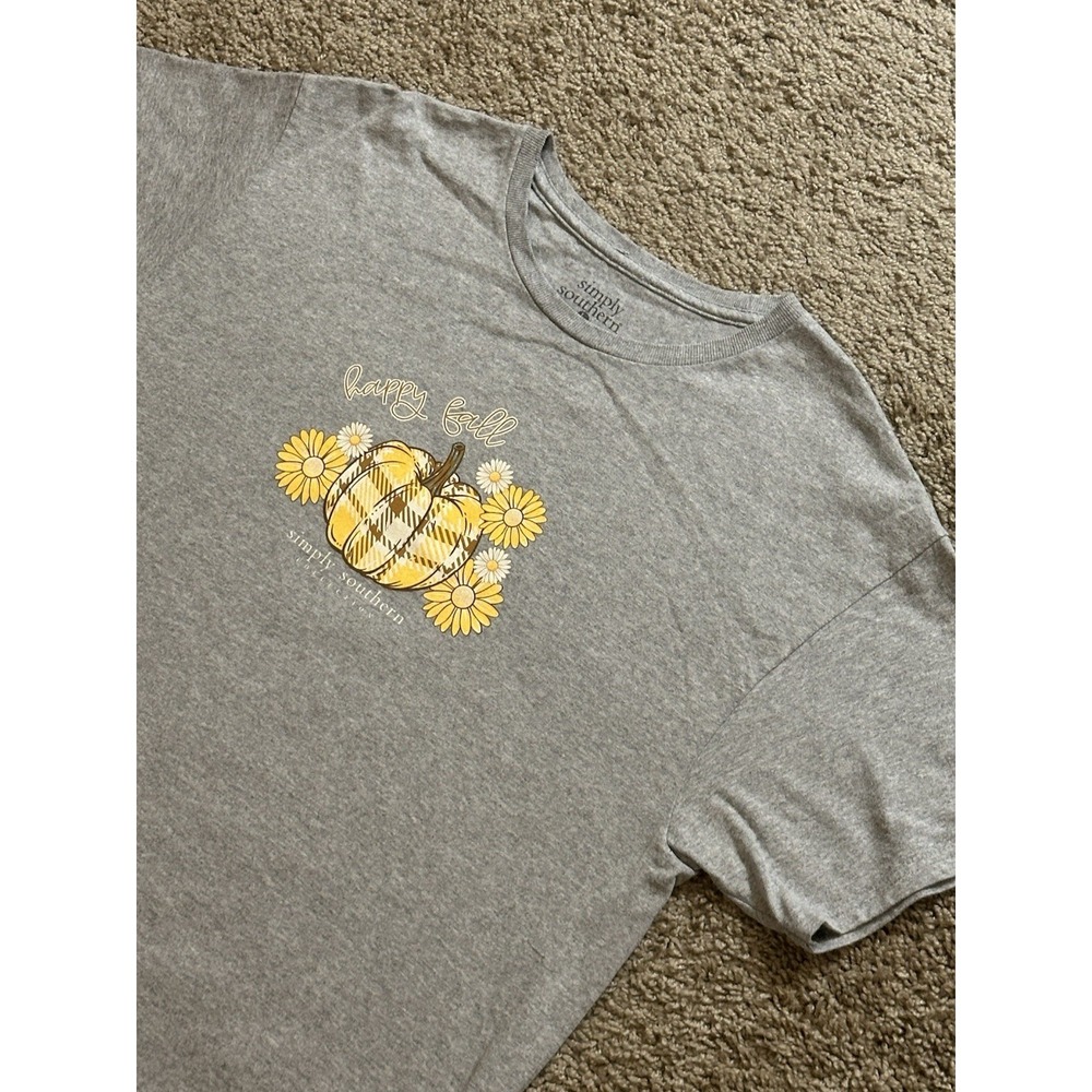Women's Simply Southern Short Sleeve Graphic Shirt - Large